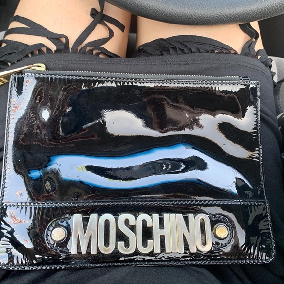 Moschino Logo Large Black Patent Leather Clutch - Picture 1 of 2